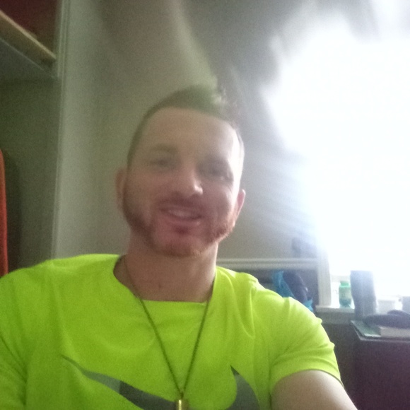 Meet your Posher, Kyle - Picture 1 of 1